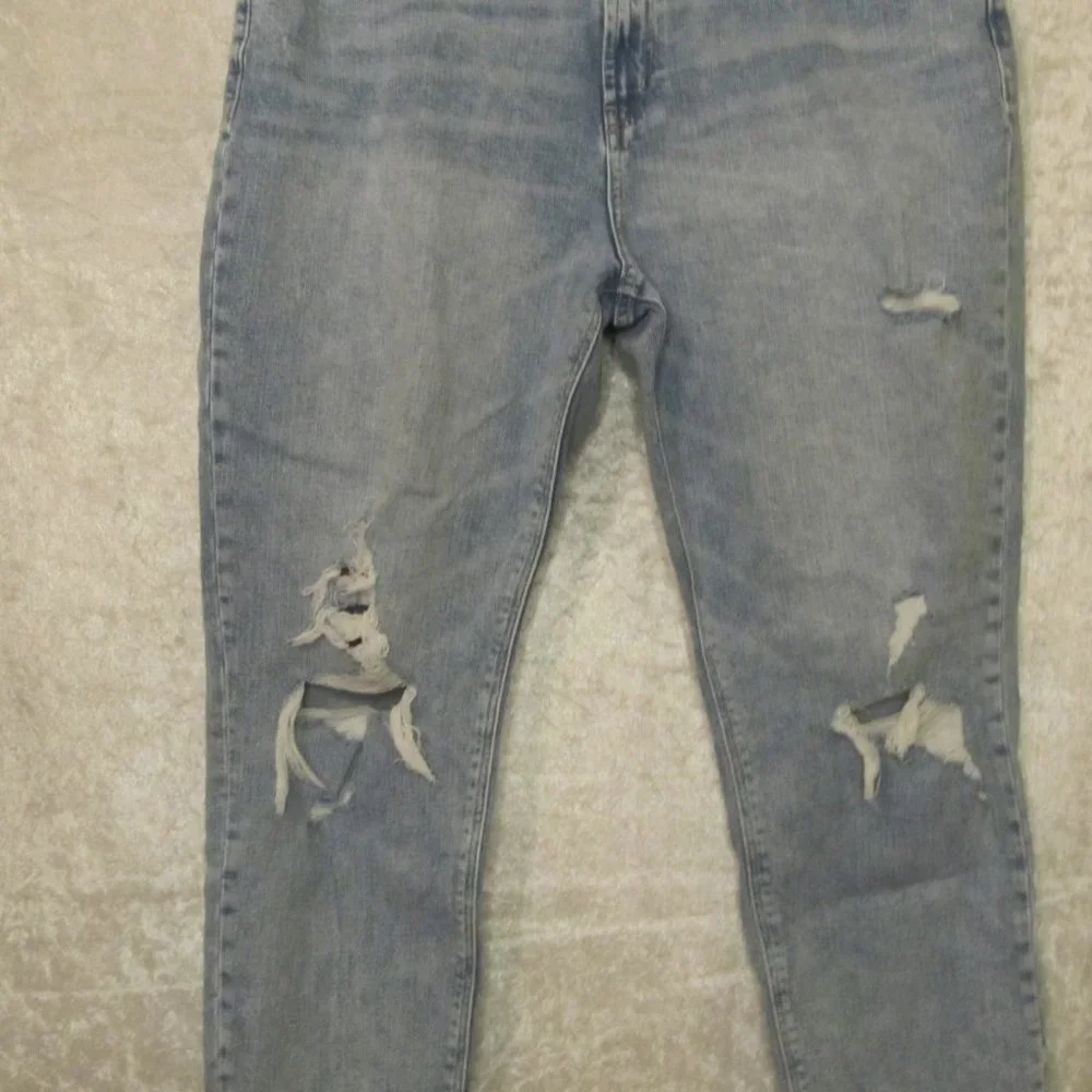 Old Navy Mid-Rise Boyfriend Jeans